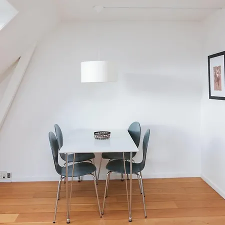 Modern, Bright Attic For Up To 3 Guests *
