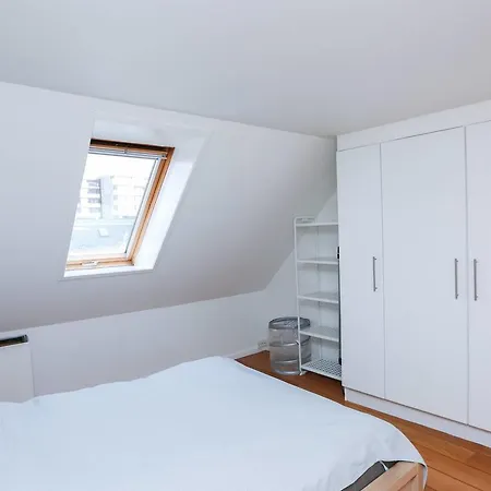 Modern, Bright Attic For Up To 3 Guests Апартаменты